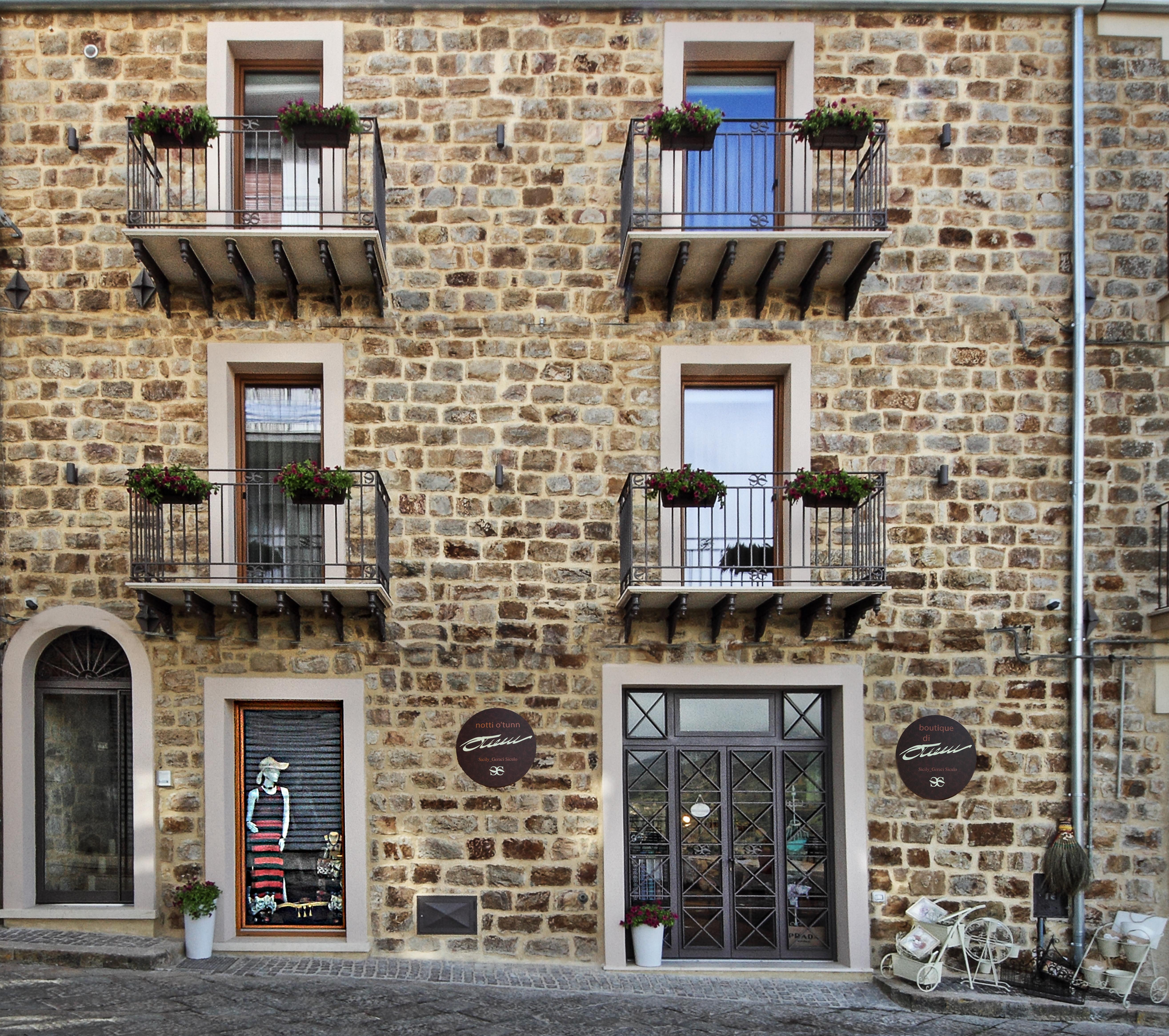 Notti O' Tunn Luxury Rooms In Centro Geraci Siculo Exterior photo