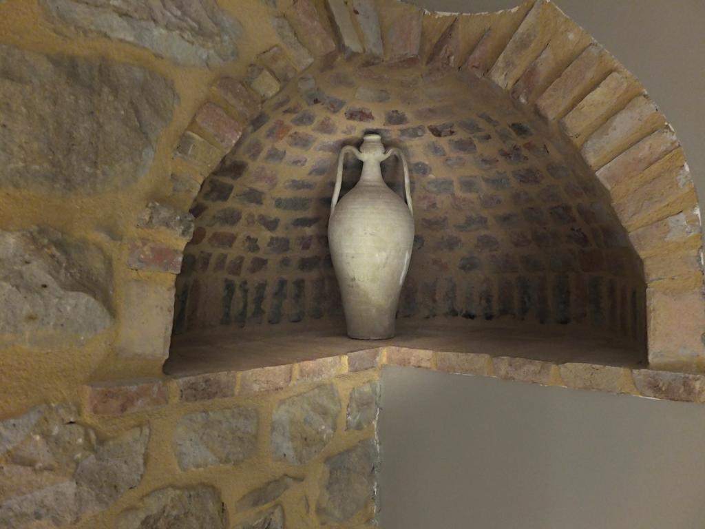 Notti O' Tunn Luxury Rooms In Centro Geraci Siculo Exterior photo