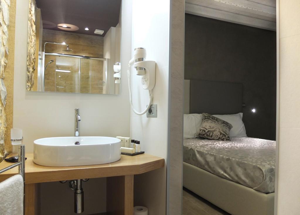 Notti O' Tunn Luxury Rooms In Centro Geraci Siculo Exterior photo