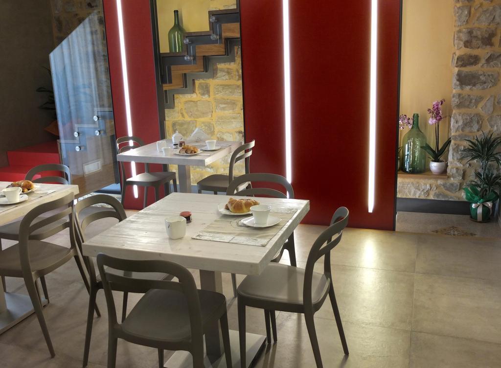 Notti O' Tunn Luxury Rooms In Centro Geraci Siculo Exterior photo